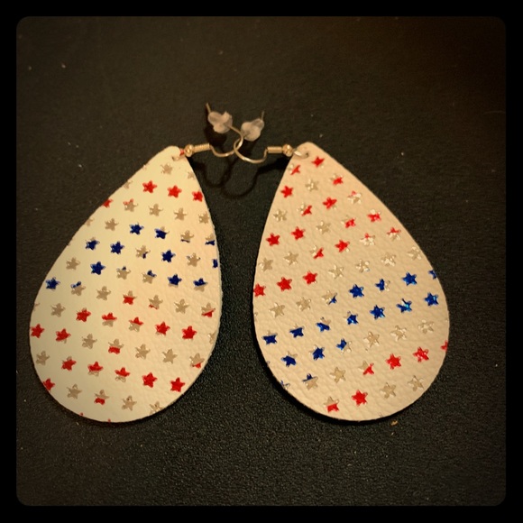 Large leather earnings - Picture 1 of 1